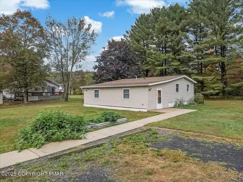 104 Grape Ln, Kunkletown, PA 18058
