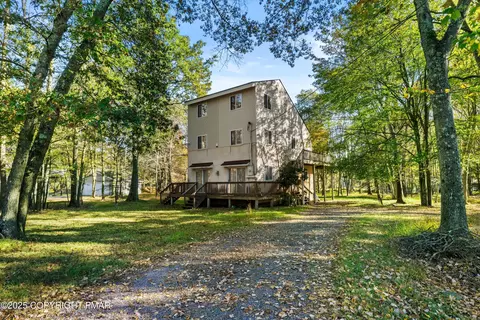 742 S Old Stage Rd, Albrightsville, PA 18210