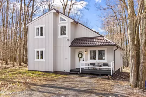 8948 Deerfield Rd, Tobyhanna, PA 18466