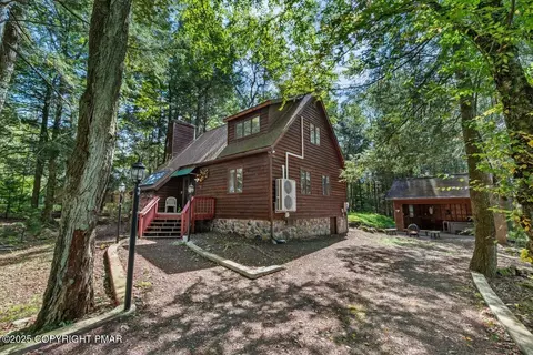 512 Sir Jeoffrey Ct, Pocono Lake, PA 18347