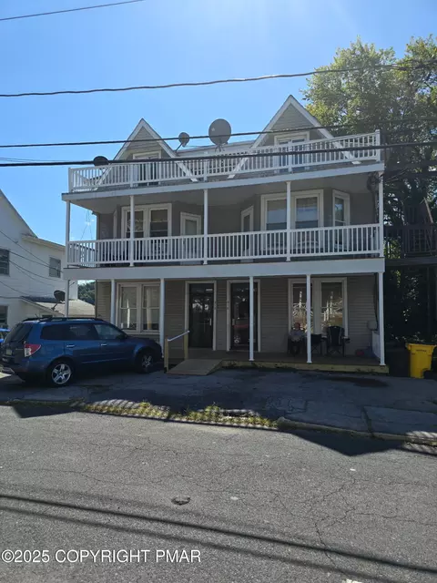 210-212 S Saint Peter St, Schuylkill Haven, PA 17972