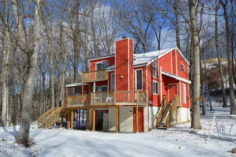 128 Ashley Ct, Bushkill, PA 18324