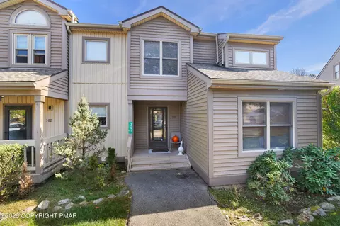 301 Northslope Ii Rd, East Stroudsburg, PA 18302