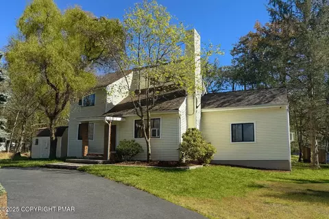 6372 Baltic Ave, Tobyhanna, PA 18466