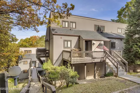 147 Cross Country Ln, Tannersville, PA 18372