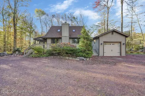 2129 Oak Rd, Pocono Pines, PA 18350