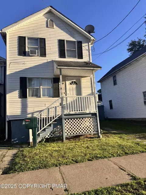 59 Bowman St, Wilkes Barre, PA 18702