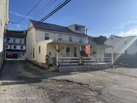 134 W Railroad St, Nesquehoning, PA 18240