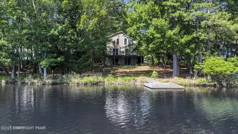 194 Spruce Lake Dr, Milford, PA 18337