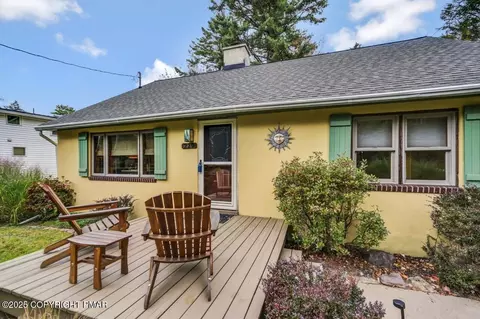 229 3rd St, Pocono Pines, PA 18350