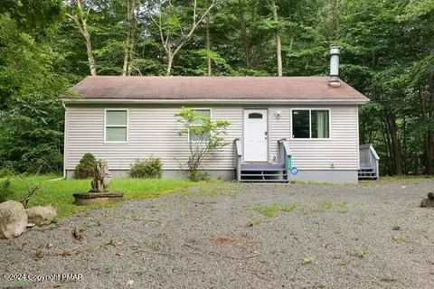 9660 Stony Hollow Dr, Tobyhanna, PA 18466