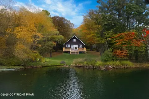 4249 Sylvan Ln, Pocono Summit, PA 18346