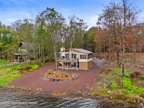 2575 Waterfront Dr, Tobyhanna, PA 18466
