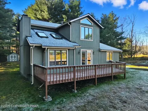 405 Lady Patricia Ct, Blakeslee, PA 18610