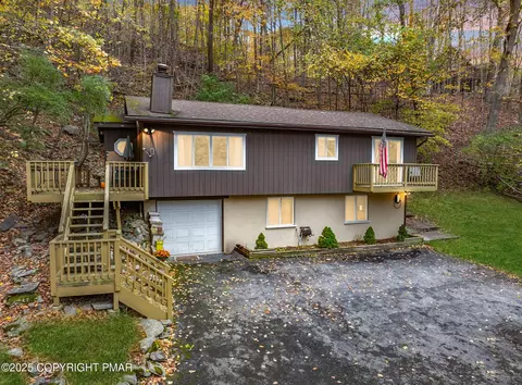 5859 Decker Rd, Bushkill, PA 18324