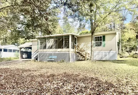 313 Harry Ln Ct, Stroudsburg, PA 18360