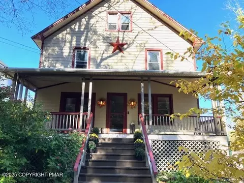 50 Shepard Ave, Delaware Water Gap, PA 18327