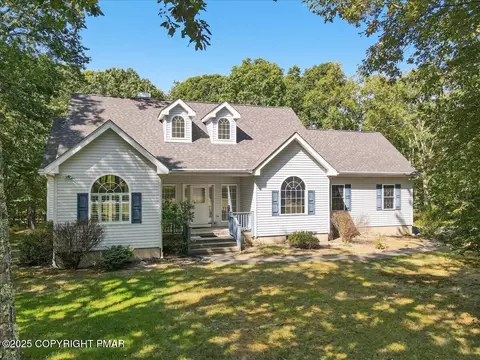 143 Marquise Dr, Tafton, PA 18464