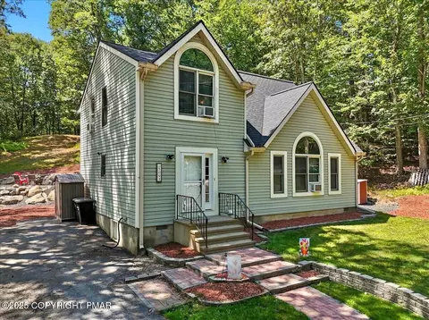 5093 Yukon Dr, East Stroudsburg, PA 18302