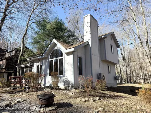 135 Sitka Dr, Pocono Lake, PA 18347