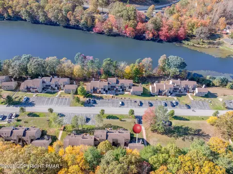 View/Area - 3344 Windermere Dr, Bushkill, PA 18324 photo 6 of 9