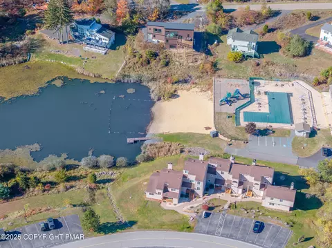 View/Area - 3344 Windermere Dr, Bushkill, PA 18324 photo 8 of 9