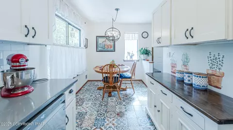 Kitchen - 3344 Windermere Dr, Bushkill, PA 18324 photo 6 of 6