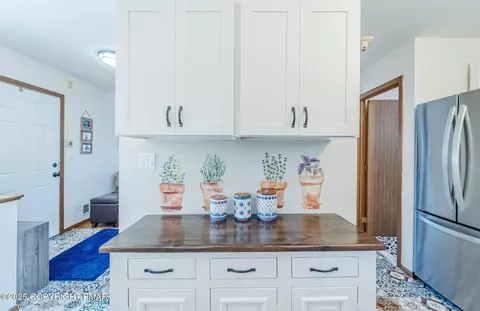 Kitchen - 3344 Windermere Dr, Bushkill, PA 18324 photo 4 of 6