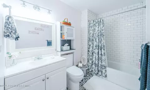 Bath - 3344 Windermere Dr, Bushkill, PA 18324 photo 5 of 6