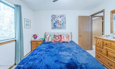 Bedroom - 3344 Windermere Dr, Bushkill, PA 18324 photo 1 of 2