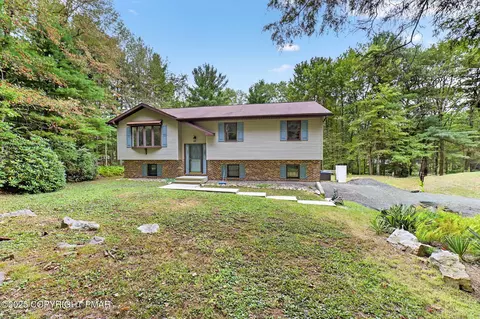 60 Ginkgo Rd, Palmerton, PA 18071