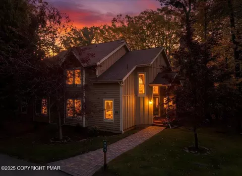 484 Spruce Dr, Tannersville, PA 18372