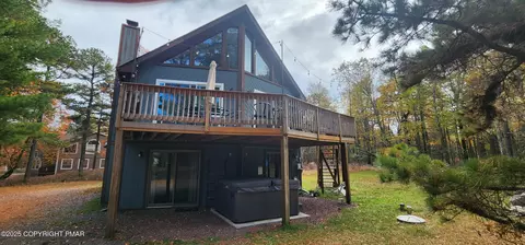 45 Hickory Rd, Lake Harmony, PA 18624