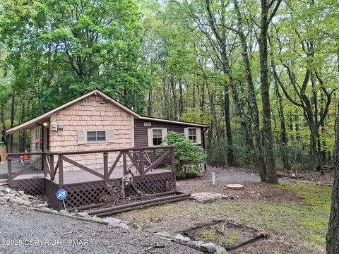 1507 Upper Valley Rd, Effort, PA 18330