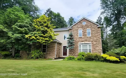 259 Great Bear Way Rd, East Stroudsburg, PA 18302