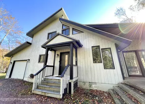 533 Cayuga Dr, Tobyhanna, PA 18466
