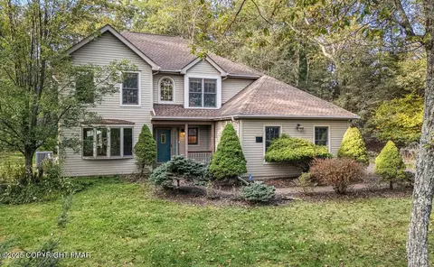 3245 Mountain View Dr, Tannersville, PA 18372