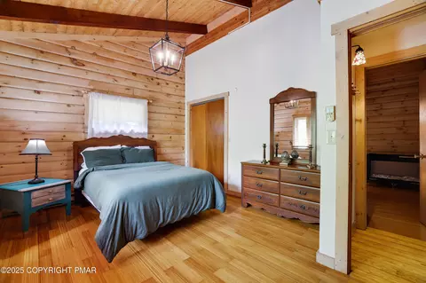 Bedroom - 456 Devils Hole Rd, Cresco, PA 18326 photo 6 of 8