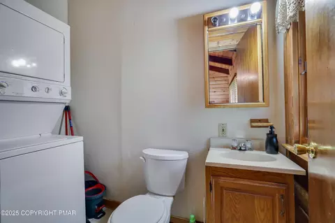 Bath - 456 Devils Hole Rd, Cresco, PA 18326 photo 7 of 7
