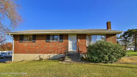 916 Mt Zion Ave, Stroudsburg, PA 18360