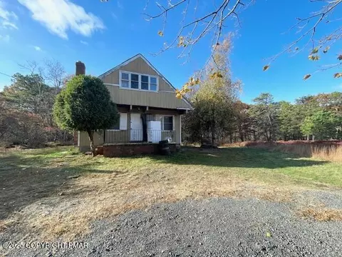 491 Mallard Ln, Bushkill, PA 18324