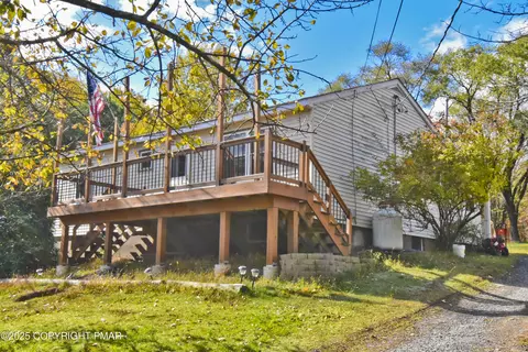 351 Lower Seese Hill Rd, Canadensis, PA 18325