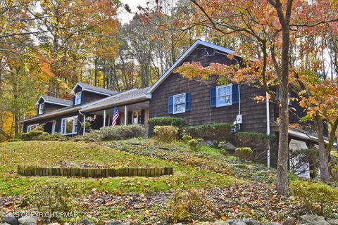5294 Cherry Valley Rd, Saylorsburg, PA 18353