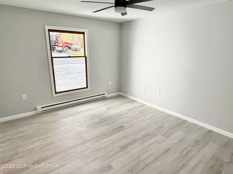 Bedroom - 104 Dunchurch Dr, Bushkill, PA 18324 photo 1 of 5