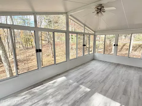 Exterior - 104 Dunchurch Dr, Bushkill, PA 18324 photo 4 of 7