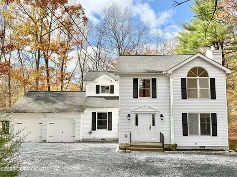 Exterior - 104 Dunchurch Dr, Bushkill, PA 18324 photo 1 of 7