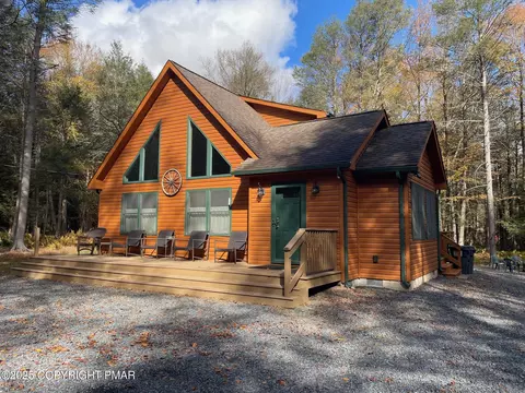 27 Raintree Ln, Albrightsville, PA 18210