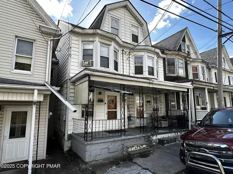 218 E Columbia Ave, Mount Carmel, PA 17851