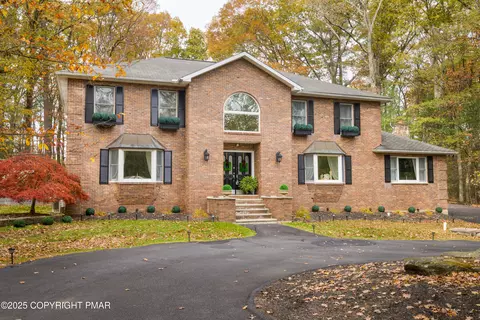 3038 Hemlock Rd, Stroudsburg, PA 18360