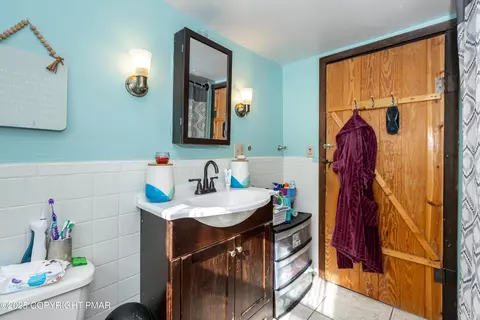 Bath - 161 Pa-447, Newfoundland, PA 18445 photo 1 of 2